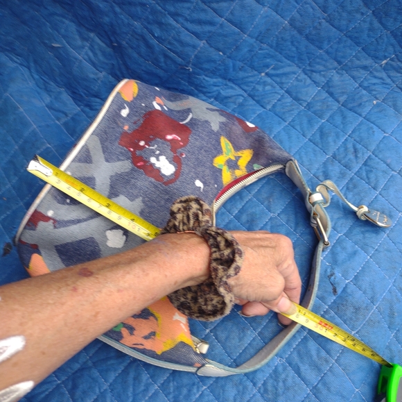 Vintage Dooney & Bourke canvas painted handbag - Picture 13 of 16